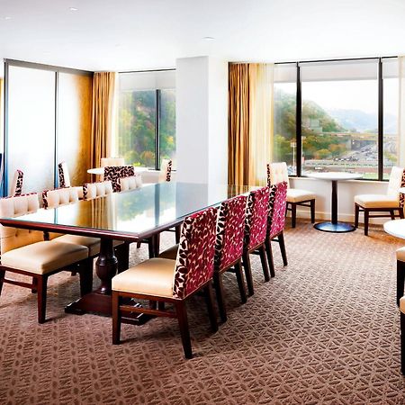 Sheraton Pittsburgh Hotel At Station Square Екстер'єр фото