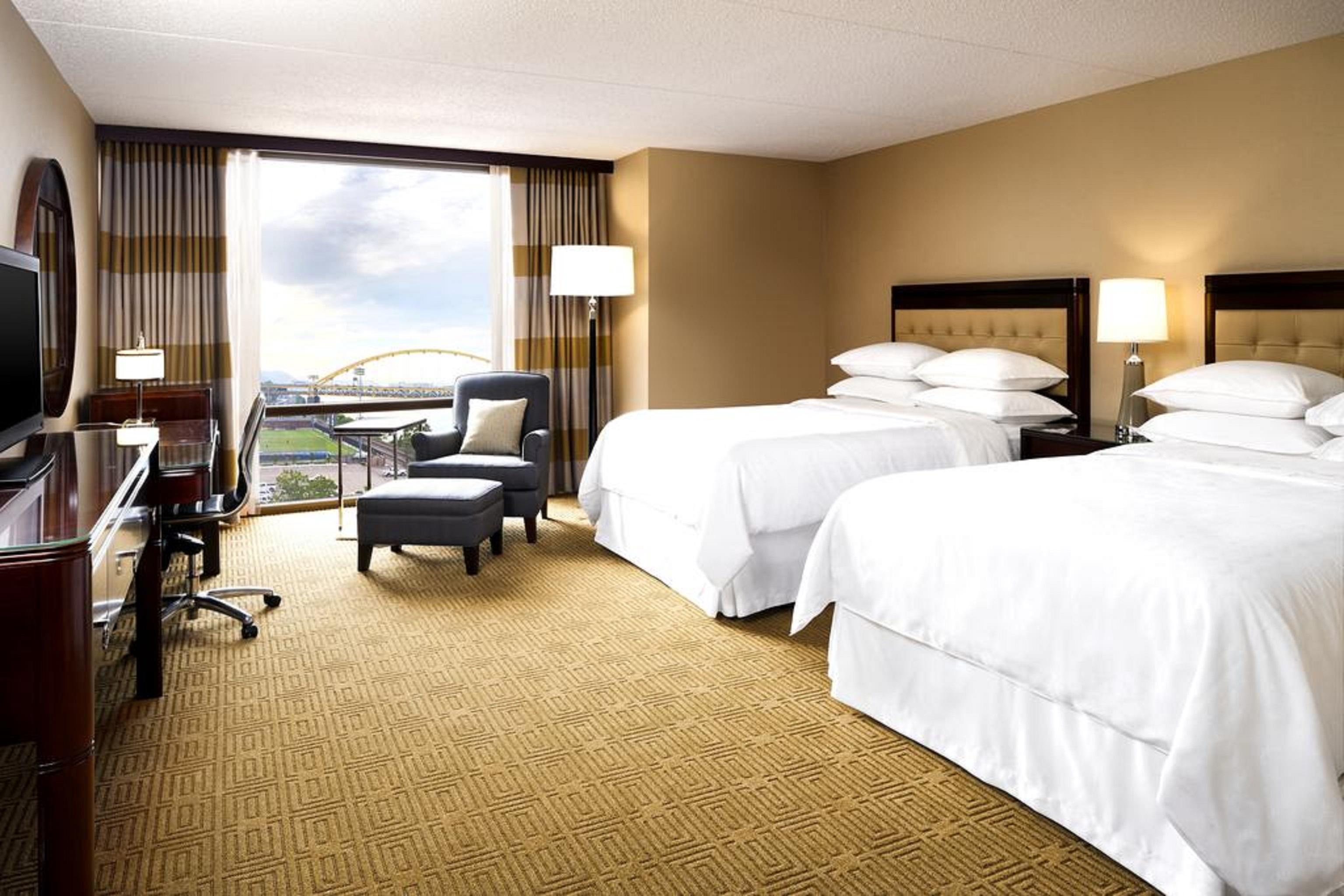 Sheraton Pittsburgh Hotel At Station Square Екстер'єр фото