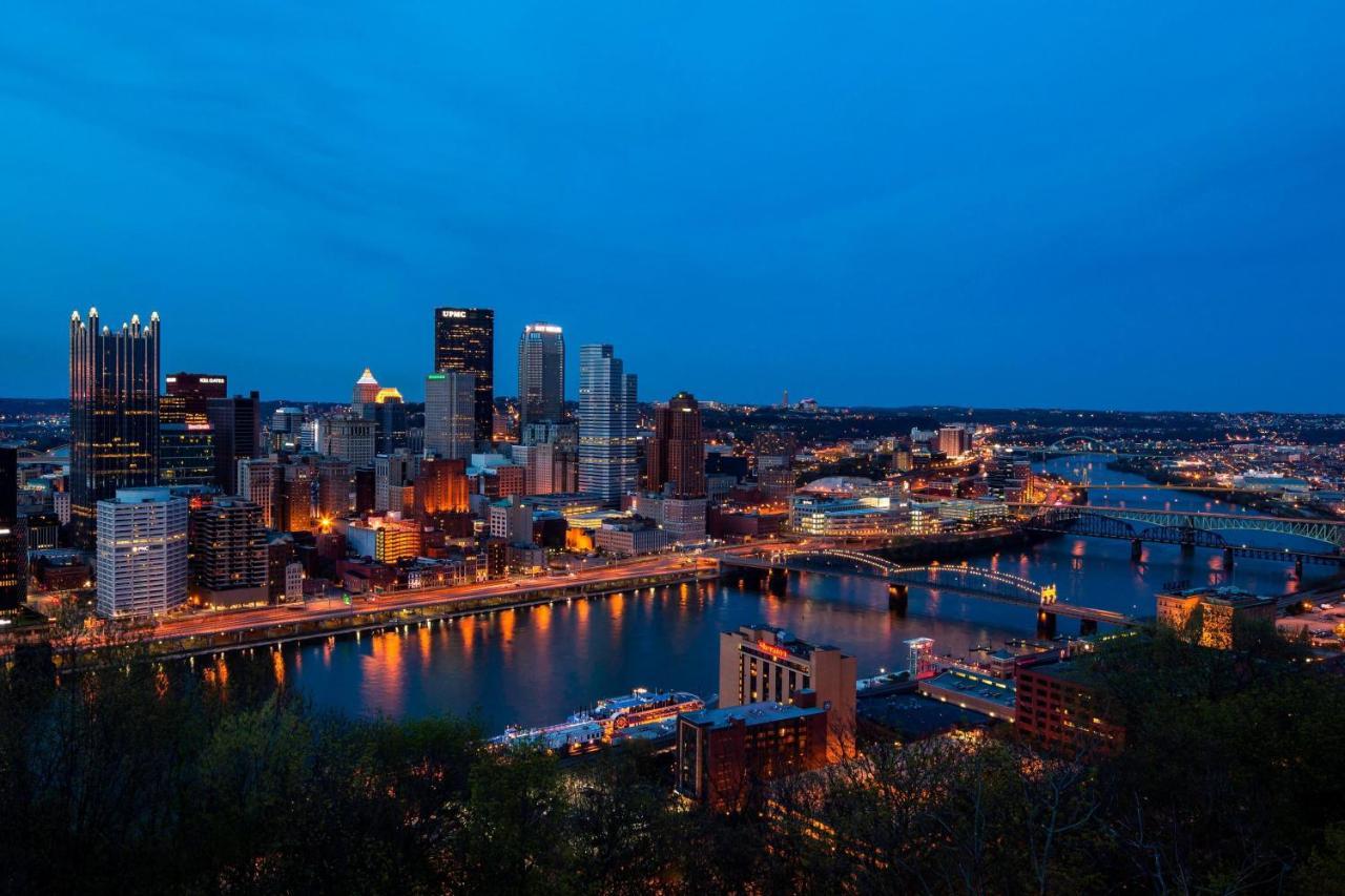 Sheraton Pittsburgh Hotel At Station Square Екстер'єр фото