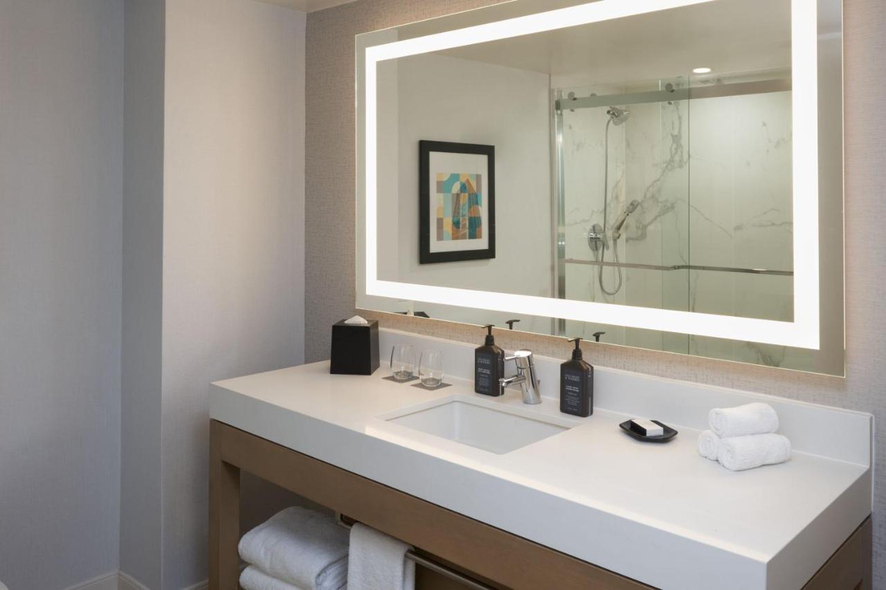 Sheraton Pittsburgh Hotel At Station Square Екстер'єр фото