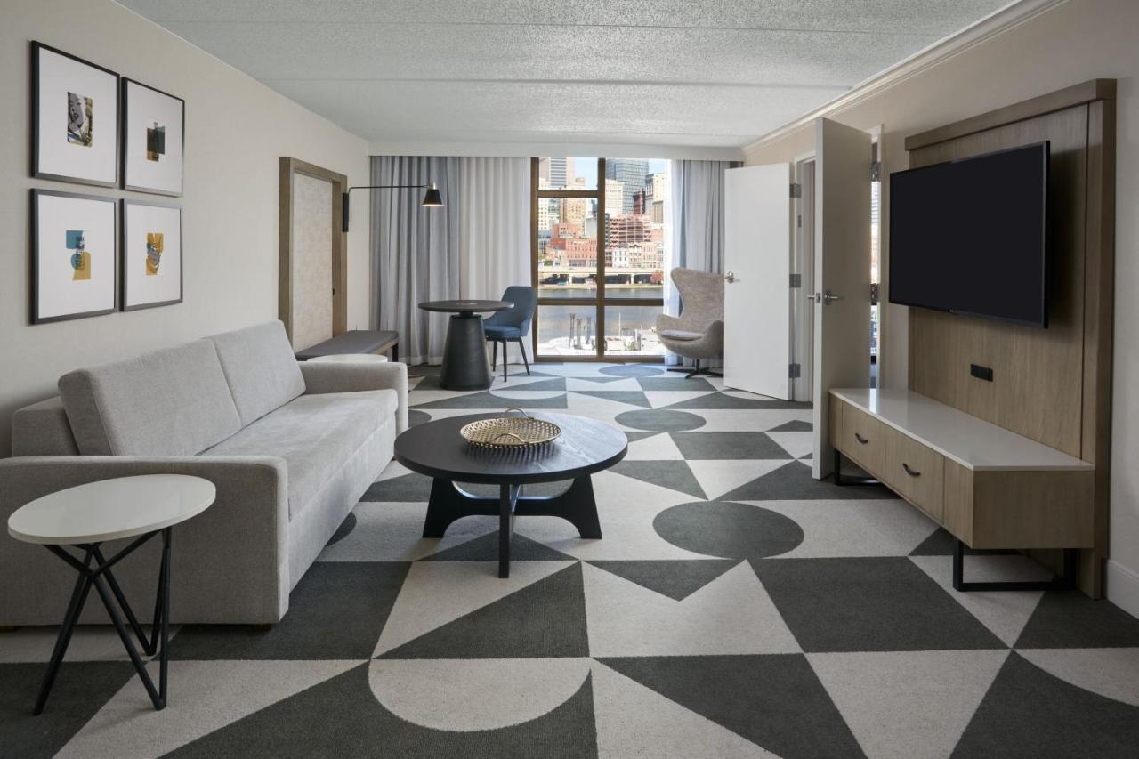 Sheraton Pittsburgh Hotel At Station Square Екстер'єр фото