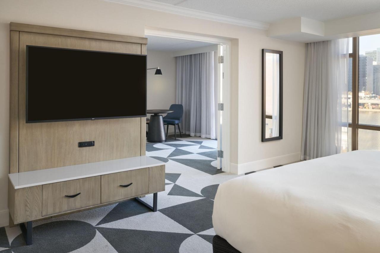 Sheraton Pittsburgh Hotel At Station Square Екстер'єр фото