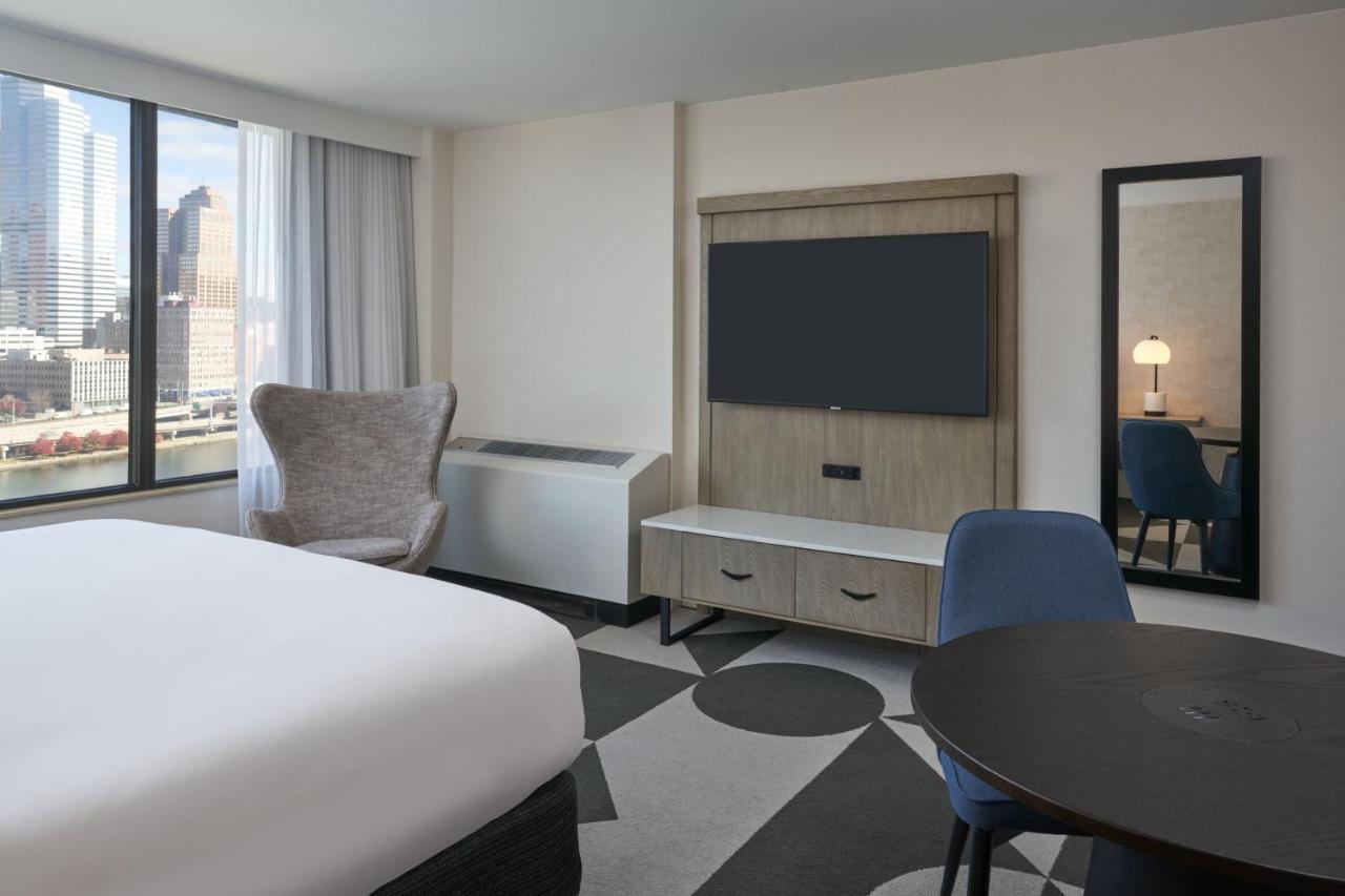 Sheraton Pittsburgh Hotel At Station Square Екстер'єр фото