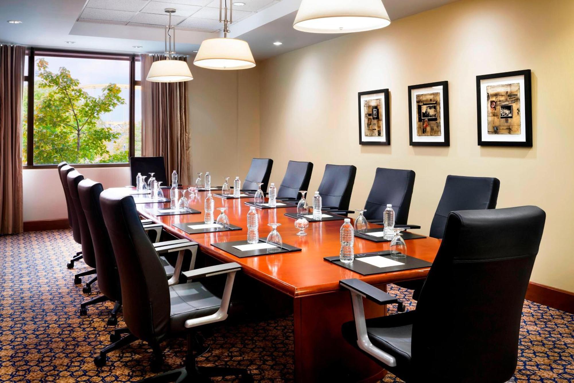 Sheraton Pittsburgh Hotel At Station Square Екстер'єр фото