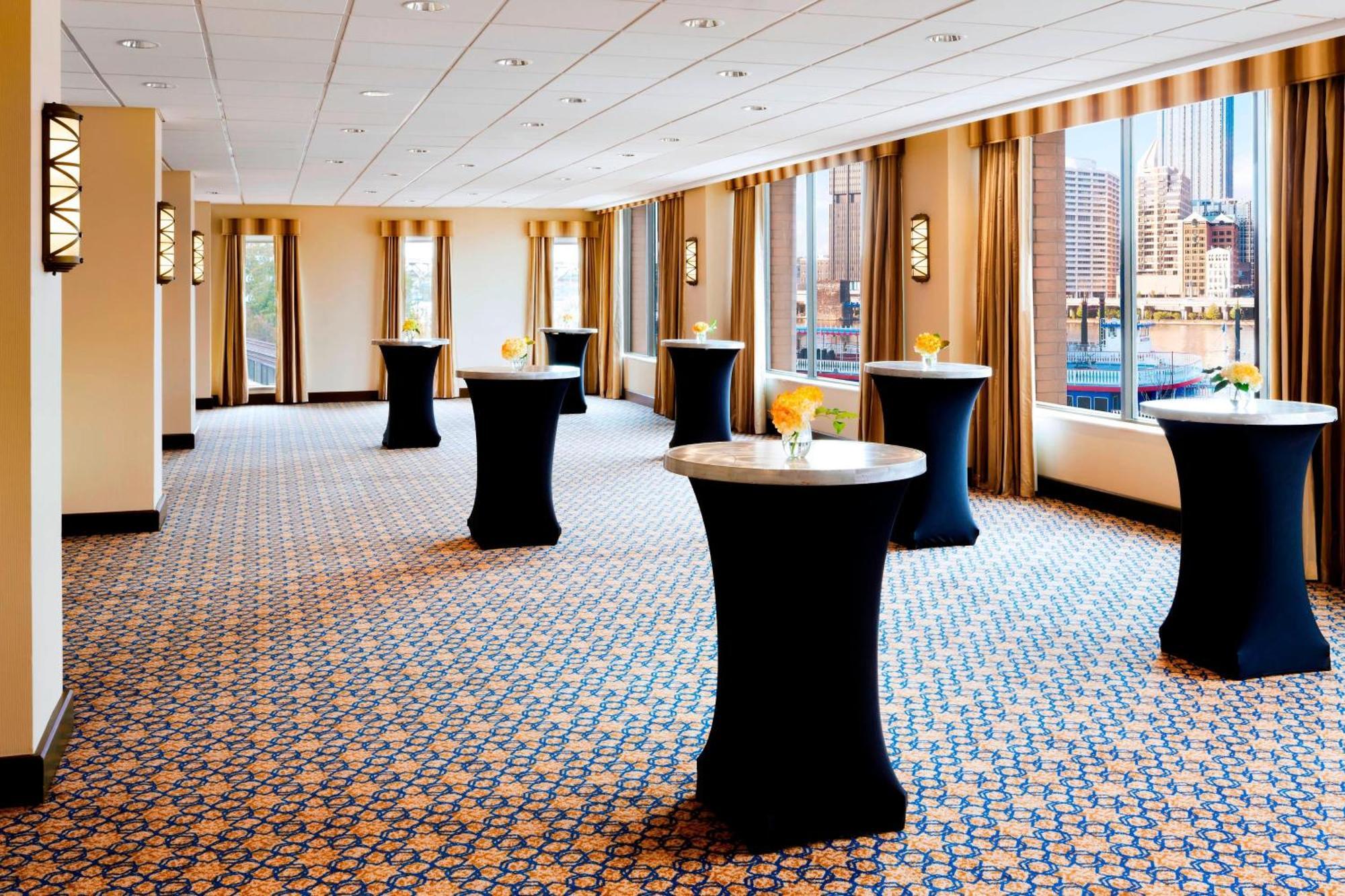 Sheraton Pittsburgh Hotel At Station Square Екстер'єр фото